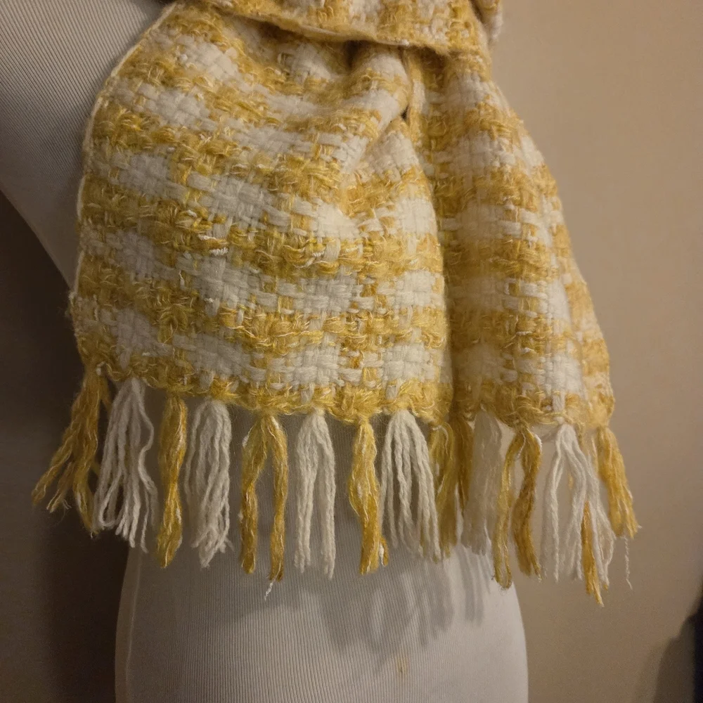 BANANA REPUBLIC Vintage Yellow Off White Lambswool Fringed‎ Check Scarf Women's